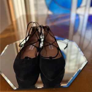 Brand: Steve Madden / Style: Eleanorr Flat / Color: Black Suede / Size: 5.5M